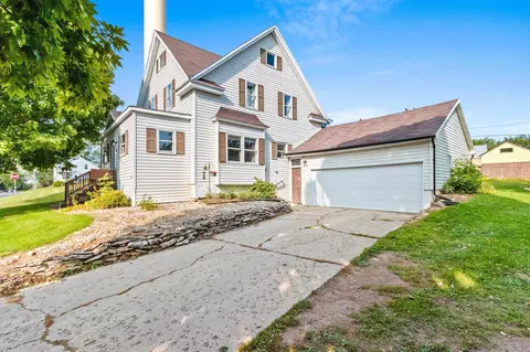 512 Colle St, Luxemburg, WI 54217
