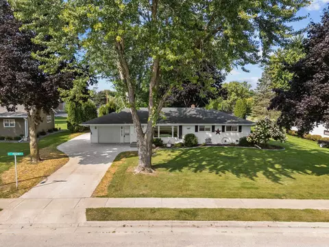 401 S Parkway Dr, Brillion, WI 54110