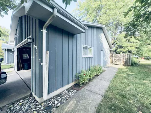 910 S Fidelis St, Appleton, WI 54915 photo 2