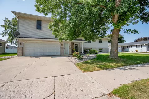 905 Adams St, Little Chute, WI 54140