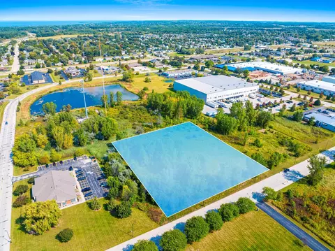 Lowell Drive, Green Bay, WI 54311