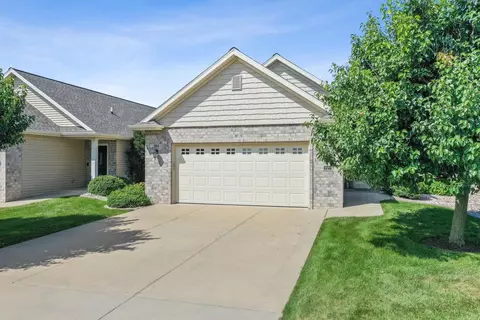 921 Trailside Ct, De Pere, WI 54115
