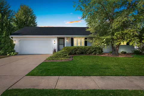 1516 S 9th St, De Pere, WI 54115
