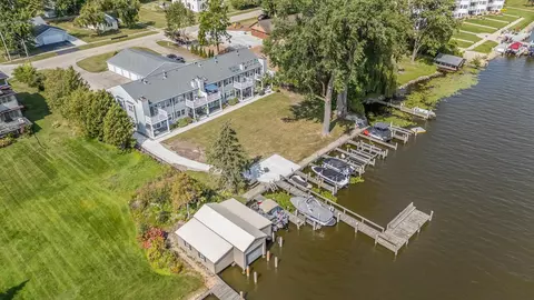 243 S 1st St, Winneconne, WI 54986