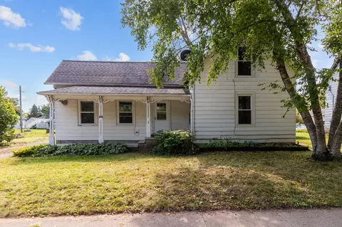 308 E Beacon Ave, New London, WI 54961