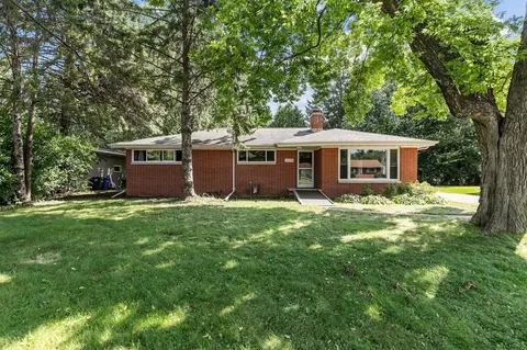 2570 Palisades Ln, Appleton, WI 54915