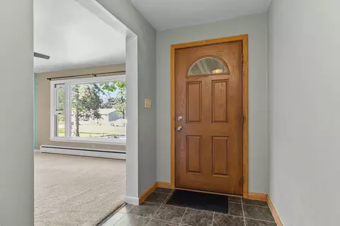 Entry Way - 2570 Palisades Ln, Appleton, WI 54915 photo 1 of 1