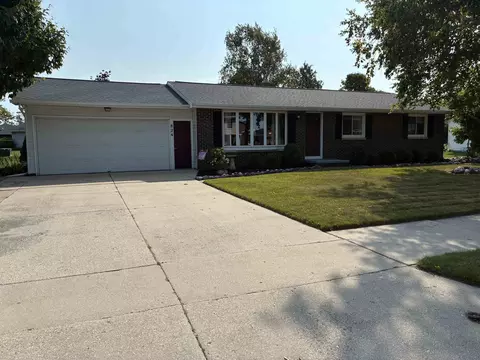 824 6th St, Kewaunee, WI 54216