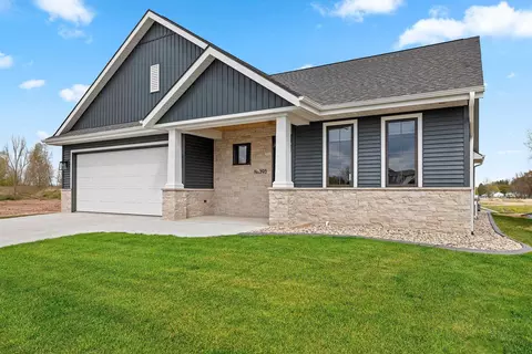 393 Farmhouse Ln, Combined Locks, WI 54113