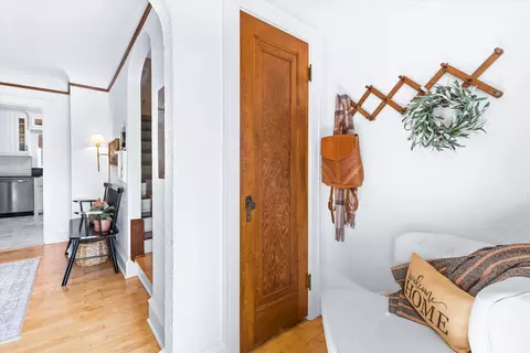 Entry Way - 518 E Roosevelt St, Appleton, WI 54911 photo 1 of 5