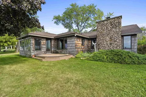 n9613 Bay Shore Lane, Luxemburg, WI 54217