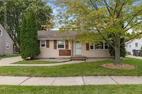1545 Collins St, Neenah, WI 54956