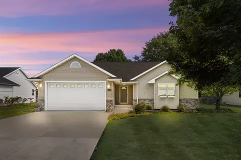2103 High Meadows Ln, Neenah, WI 54956