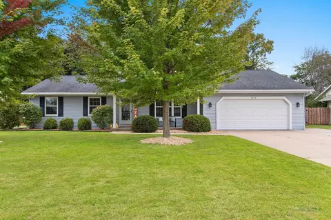 3053 Mercedes Dr, Green Bay, WI 54313