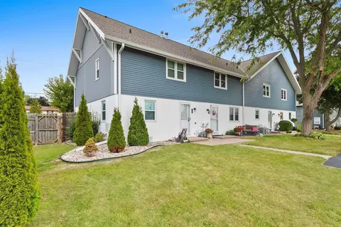 2584 Finger Rd, Green Bay, WI 54302