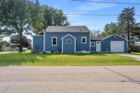 201 2nd Ave, Weyauwega, WI 54983