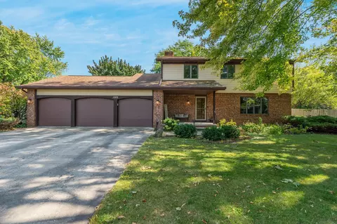 1025 Woodland Dr, Menasha, WI 54952