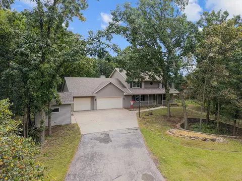 1928 Scarlet Oak Trl, Oshkosh, WI 54904