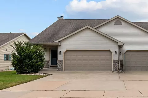 2455 Blake Ct, Oshkosh, WI 54904