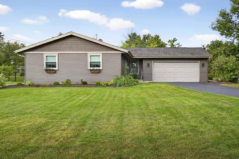 750 Wanda Ave, Neenah, WI 54956