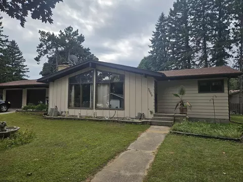 3009 17th St, Menominee, MI 49858