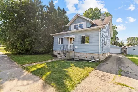 307 Foster St, Oshkosh, WI 54902