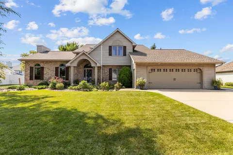 166 Brule Rd, De Pere, WI 54115