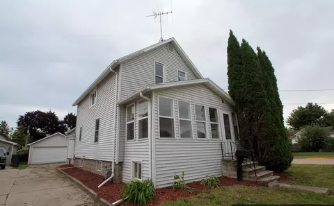 1402 Walnut St, Oshkosh, WI 54901