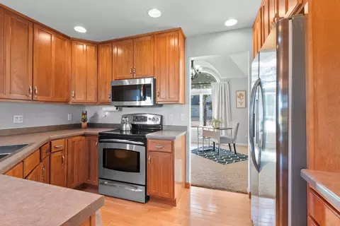 Kitchen - 4715 N Brookshire Dr, Appleton, WI 54913 photo 3 of 4