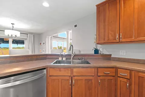 Kitchen - 4715 N Brookshire Dr, Appleton, WI 54913 photo 2 of 4