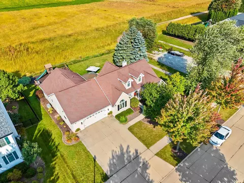 View/Area - 4715 N Brookshire Dr, Appleton, WI 54913 photo 1 of 7