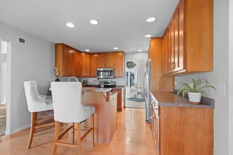 Kitchen - 4715 N Brookshire Dr, Appleton, WI 54913 photo 4 of 4
