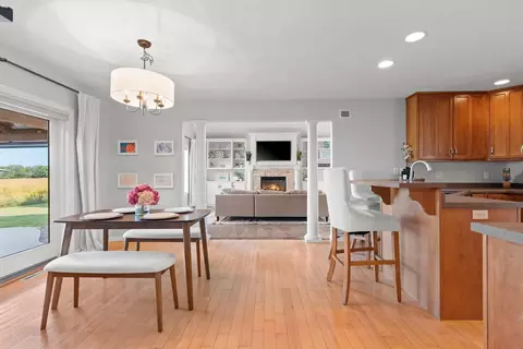 Dining - 4715 N Brookshire Dr, Appleton, WI 54913 photo 2 of 2