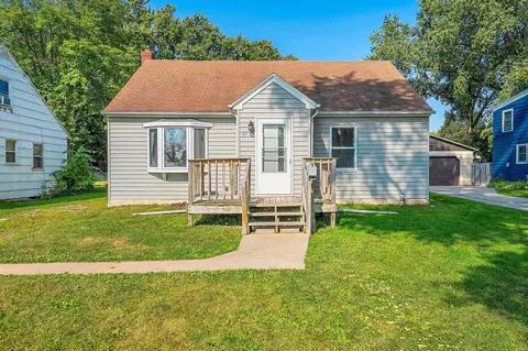 1416 Bismarck St, Green Bay, WI 54301