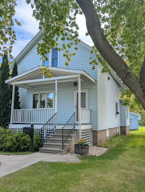 407 Water St, Marinette, WI 54143