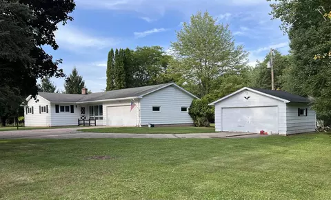 n7720 Wisconsin 49, Iola, WI 54945
