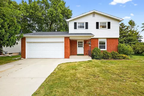 2470 Arcadia Ave, Oshkosh, WI 54904