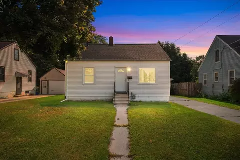 1123 S Fisk St, Green Bay, WI 54304