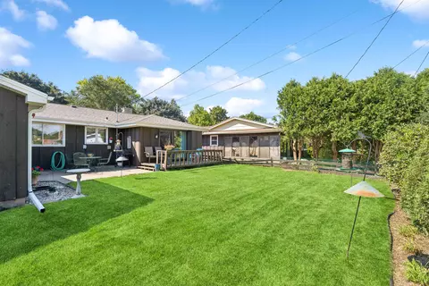Exterior - 718 E Lindbergh St, Appleton, WI 54911 photo 4 of 5
