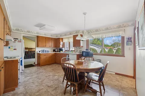 Kitchen - 718 E Lindbergh St, Appleton, WI 54911 photo 4 of 4