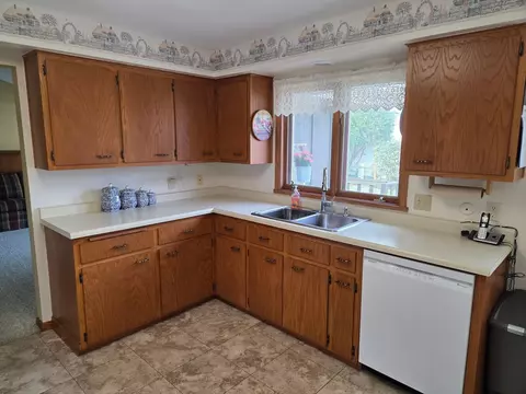 Kitchen - 718 E Lindbergh St, Appleton, WI 54911 photo 1 of 4