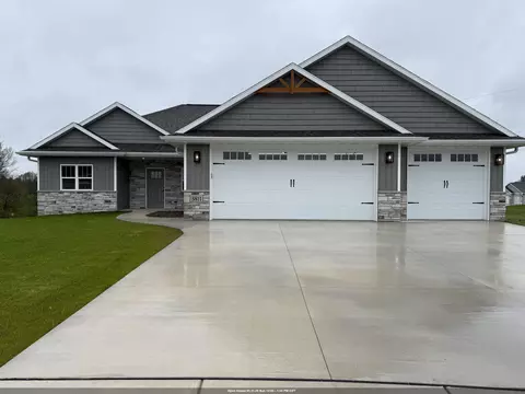 3811 Cooper Ct, Green Bay, WI 54313