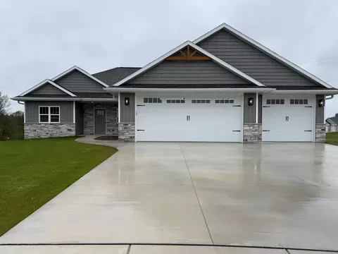 3811 Cooper Ct, Green Bay, WI 54313