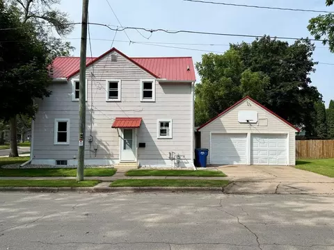 59 E 14th St, Clintonville, WI 54929
