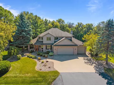5823 W Royaltroon Dr, Menasha, WI 54952