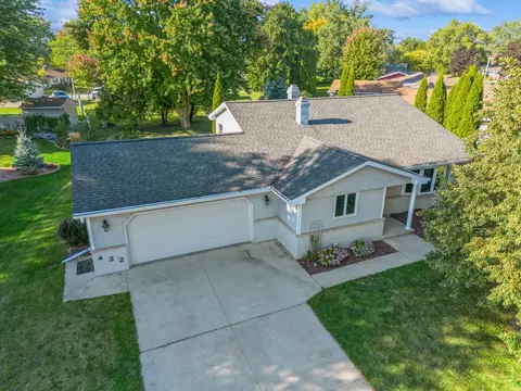 422 Fawn Dr, Brillion, WI 54110