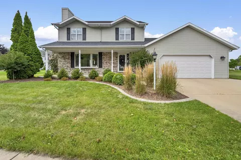 737 Desplaine Rd, De Pere, WI 54115