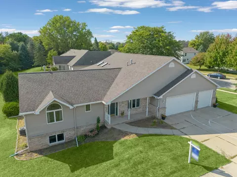 100 Bentwood Dr, Brillion, WI 54110