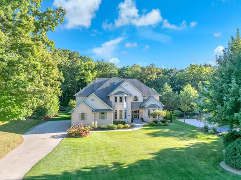 392 Ledgewood Dr, Fond Du Lac, WI 54937