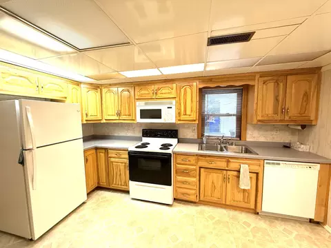 Kitchen - 1734 N Mason St, Appleton, WI 54914 photo 6 of 6